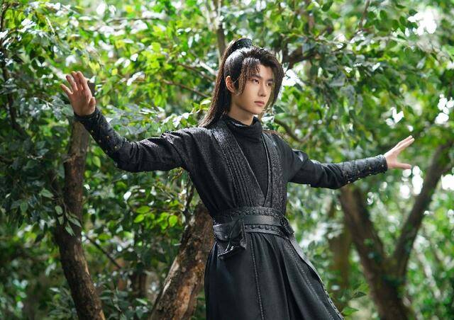 蓝小公子 85ad8665f94c413ba0baa3d5e571b3e8.jpeg