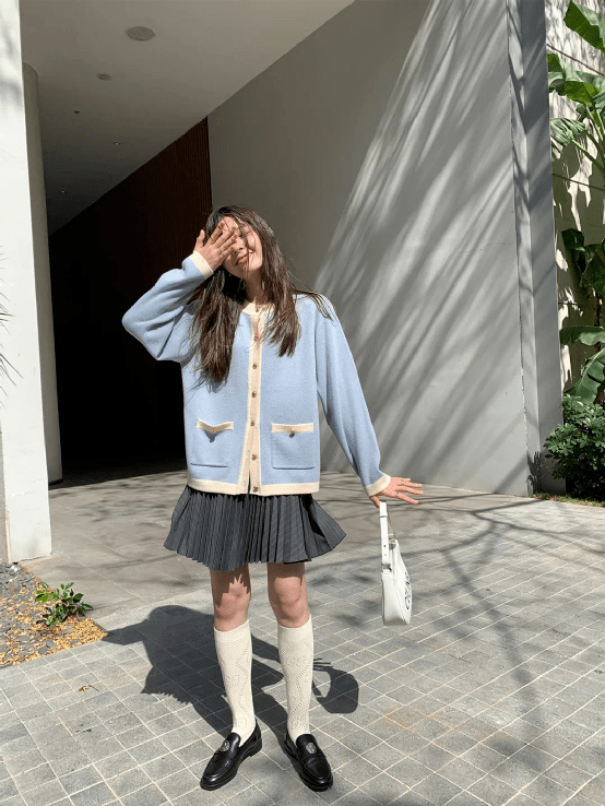 原创初春的温柔穿搭得这样穿!薄外套 奶油裙,真女人的时髦穿法