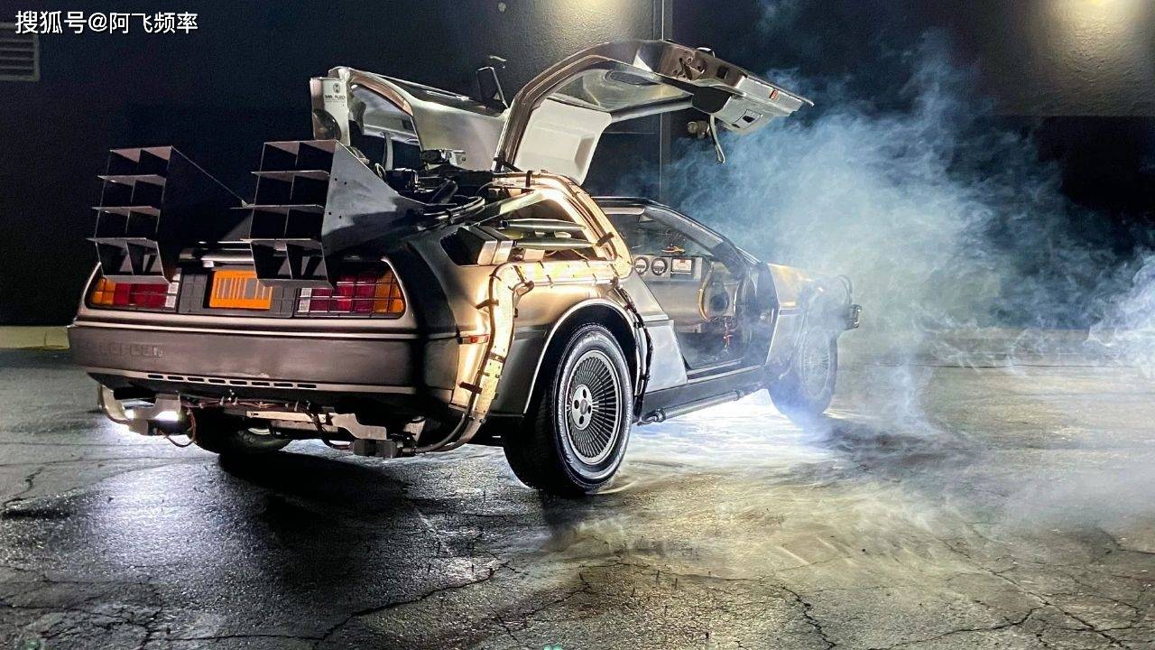 回到未来系列电影主角 Dmc 12道具车即将拍卖 Delorean