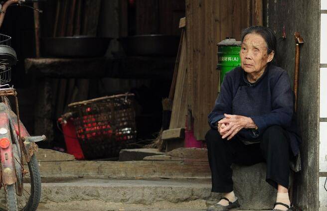 农村俗语人穷不省三种钱没钱不串三种门啥意思有何讲究