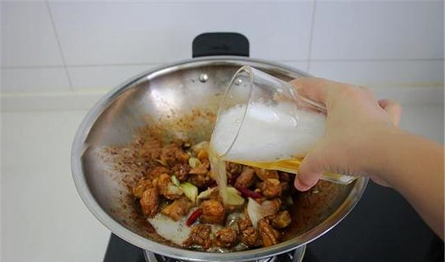 什么调料能让肉软烂脱骨 e66a3b3c2e2f4dafa0a94aca40127ae5.png
