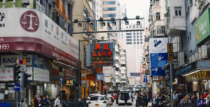 香港最繁华主街，新旧融合建筑混搭，为何核心地段不翻新？