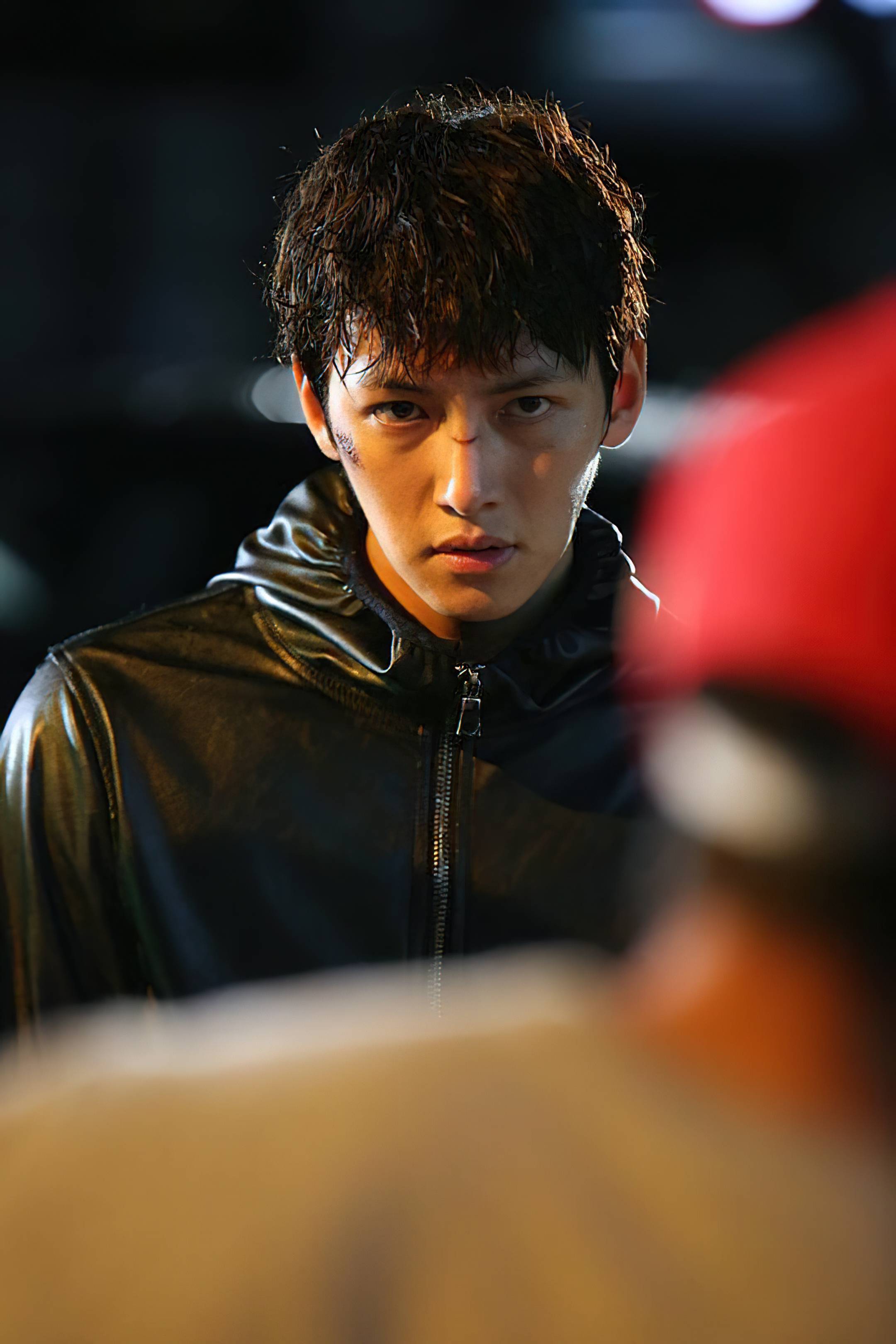 池昌旭化身游戏宅男组队揭露惊天大密,男子捡了个手机,不料被判了无期