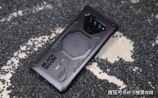 利器|怪兽级游戏利器君临天下 黑鲨4Pro游戏手机首发开箱评测