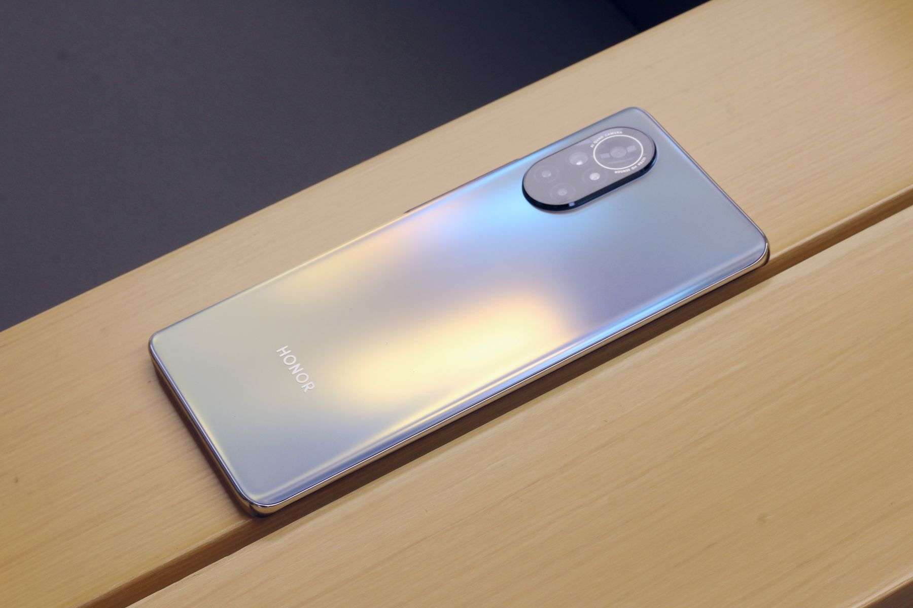 2021荣耀第二款新机,v40轻奢亮点有哪些?实测告诉你真相