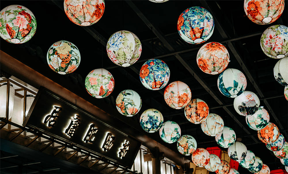 国潮走势持续攀升宝安大仟里上河坊主题街区空间设计赏析