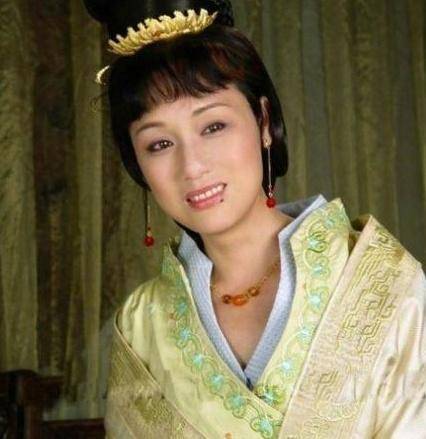 在李建群的众多作品中,著名的是由陈道明,斯琴高娃主演的历史剧《康熙