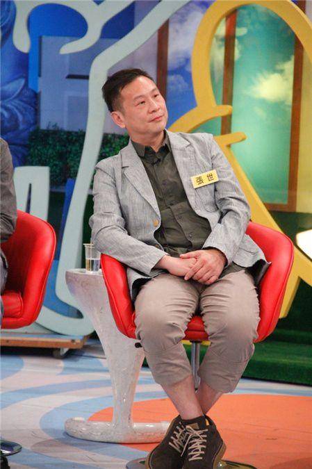 他搭档胡歌一夜爆红,因打架气死父亲,今54岁看破红尘出家信佛_张世