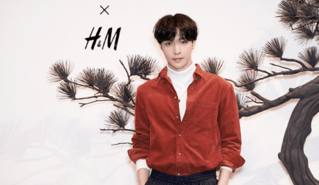 也许是hm的生意越来越差,代言人的咖位也是一落千丈.