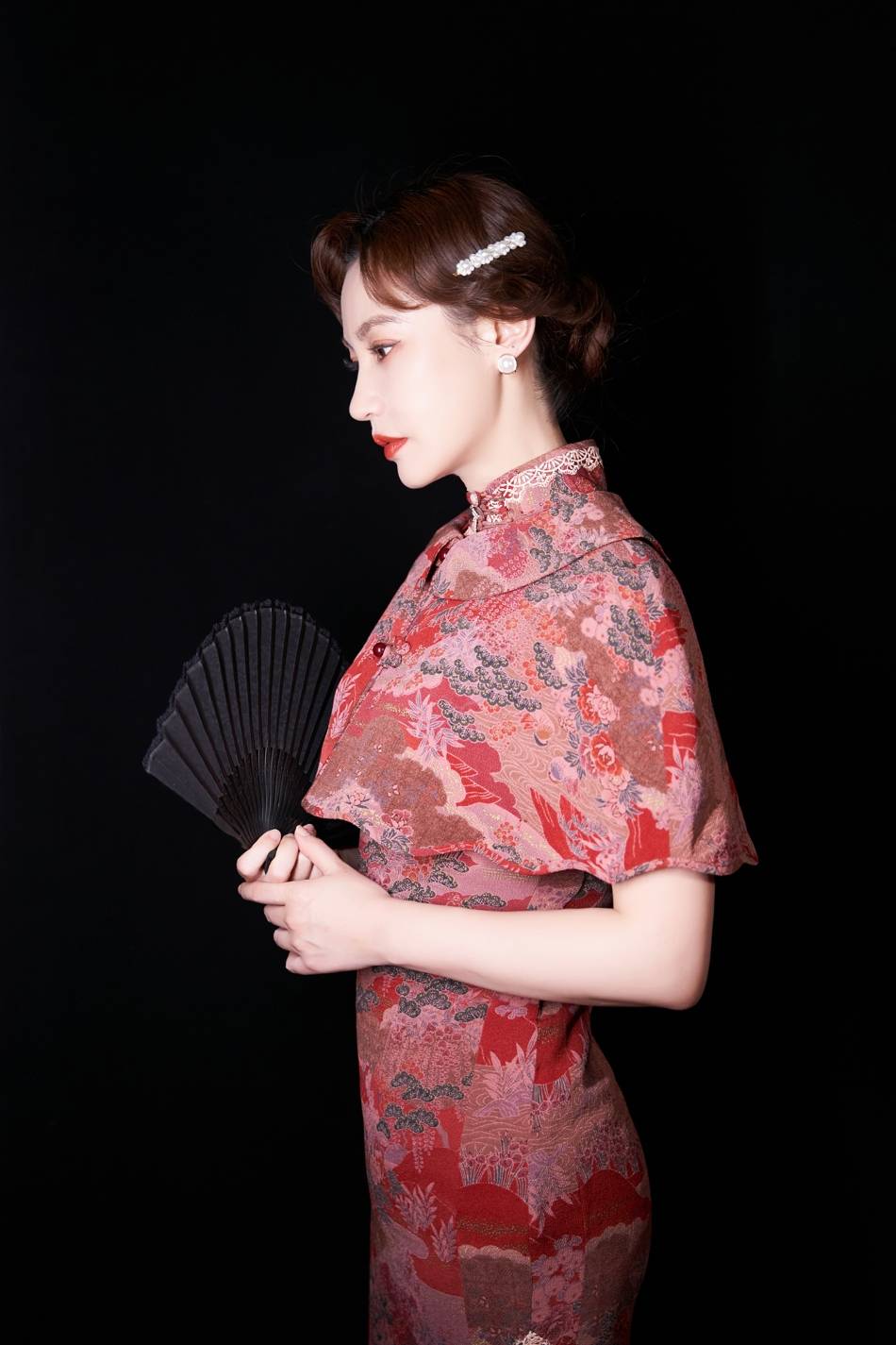 杨雪复古旗袍大片曝光 完美诠释四种不同风格