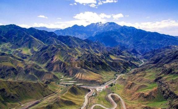 中国最美的公路，全长500多公里一年仅开放5个月，6月已经解封