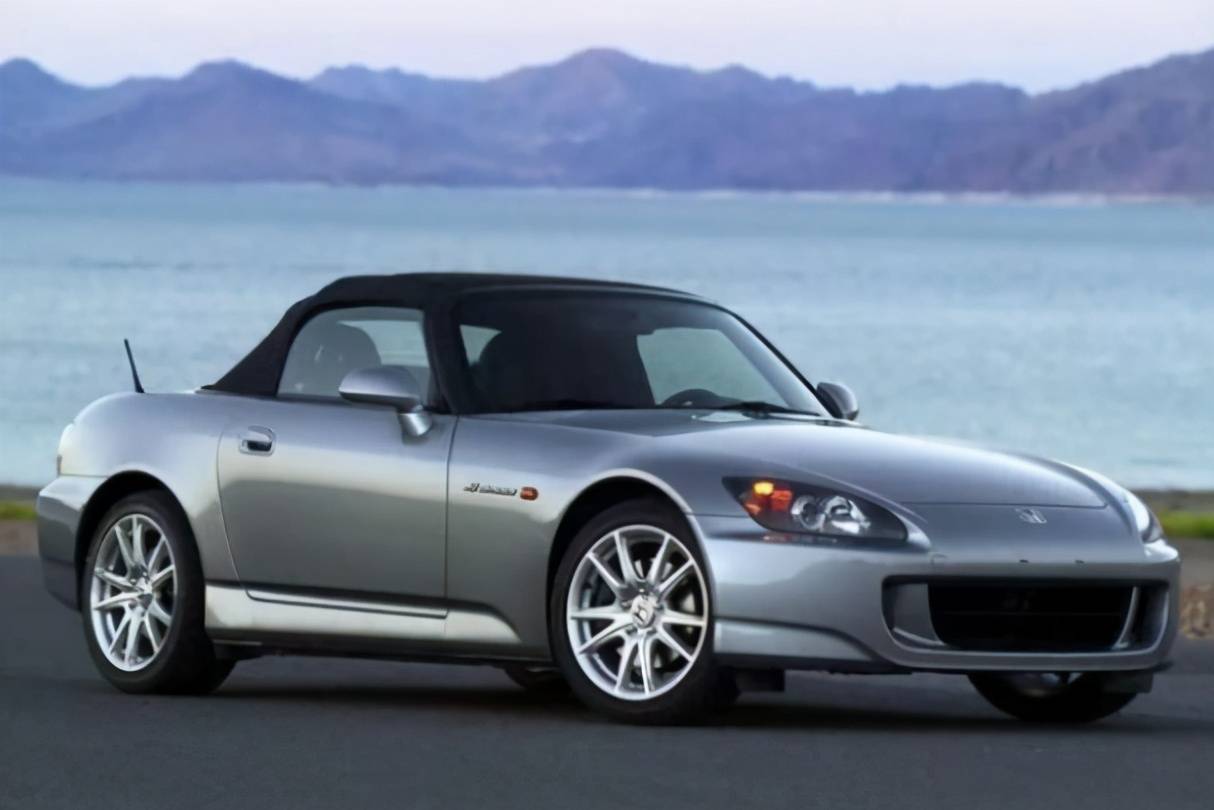 汽车圈的理财神器 开10年还能涨 分分钟反手赚一波 价格