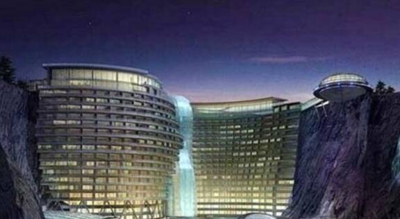 上海被誉为世界建筑奇迹的酒店，开业当天，酒店所有客房被预定