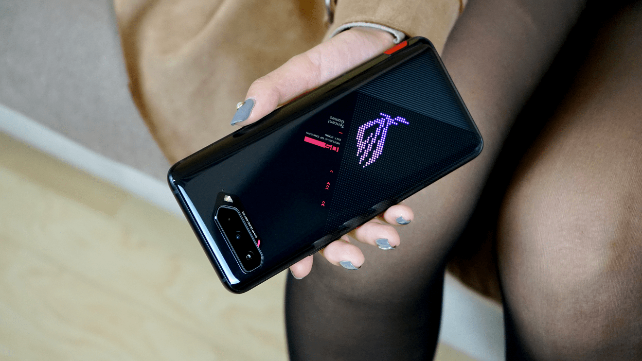 操作|腾讯 ROG 游戏手机5 上手体验：游戏手机？NO！游戏机？YES！