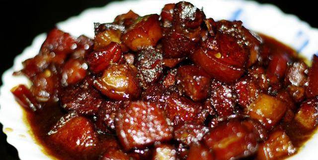 做红烧肉要放五香粉吗 d1a2e973652a43938aaed5c2290a7bb2.jpeg