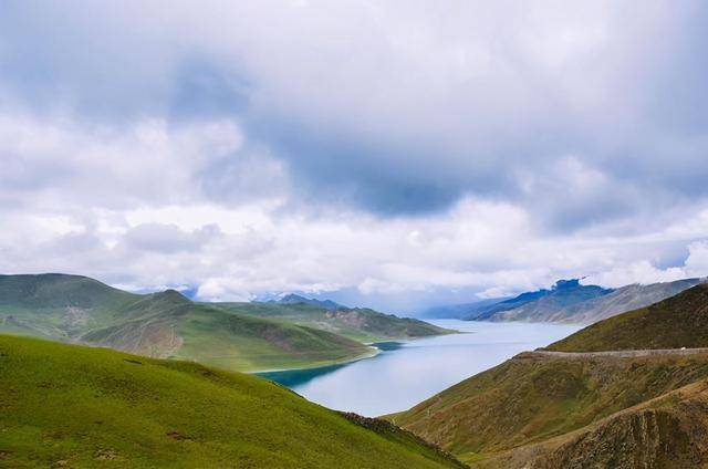 西藏三大圣湖之一，西藏最大水鸟聚集地，背后的故事令人难忘