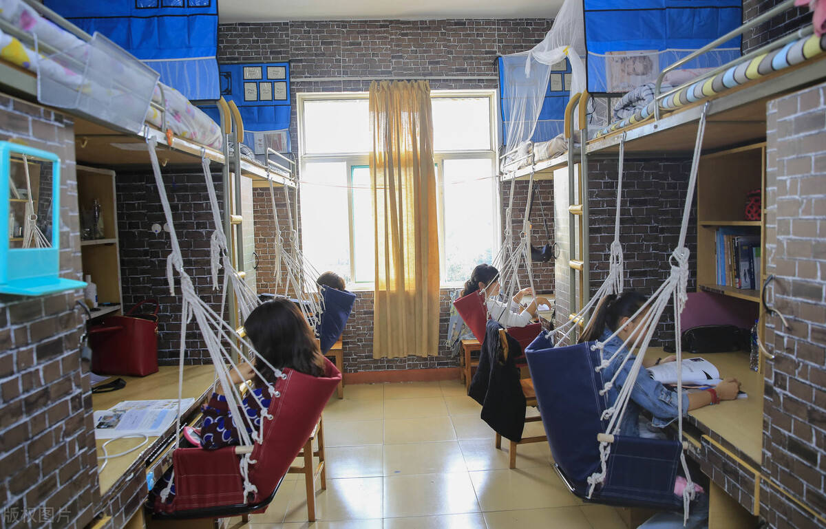 原创为什么有人提倡对大学生宿舍非上床下桌的全面进行整顿