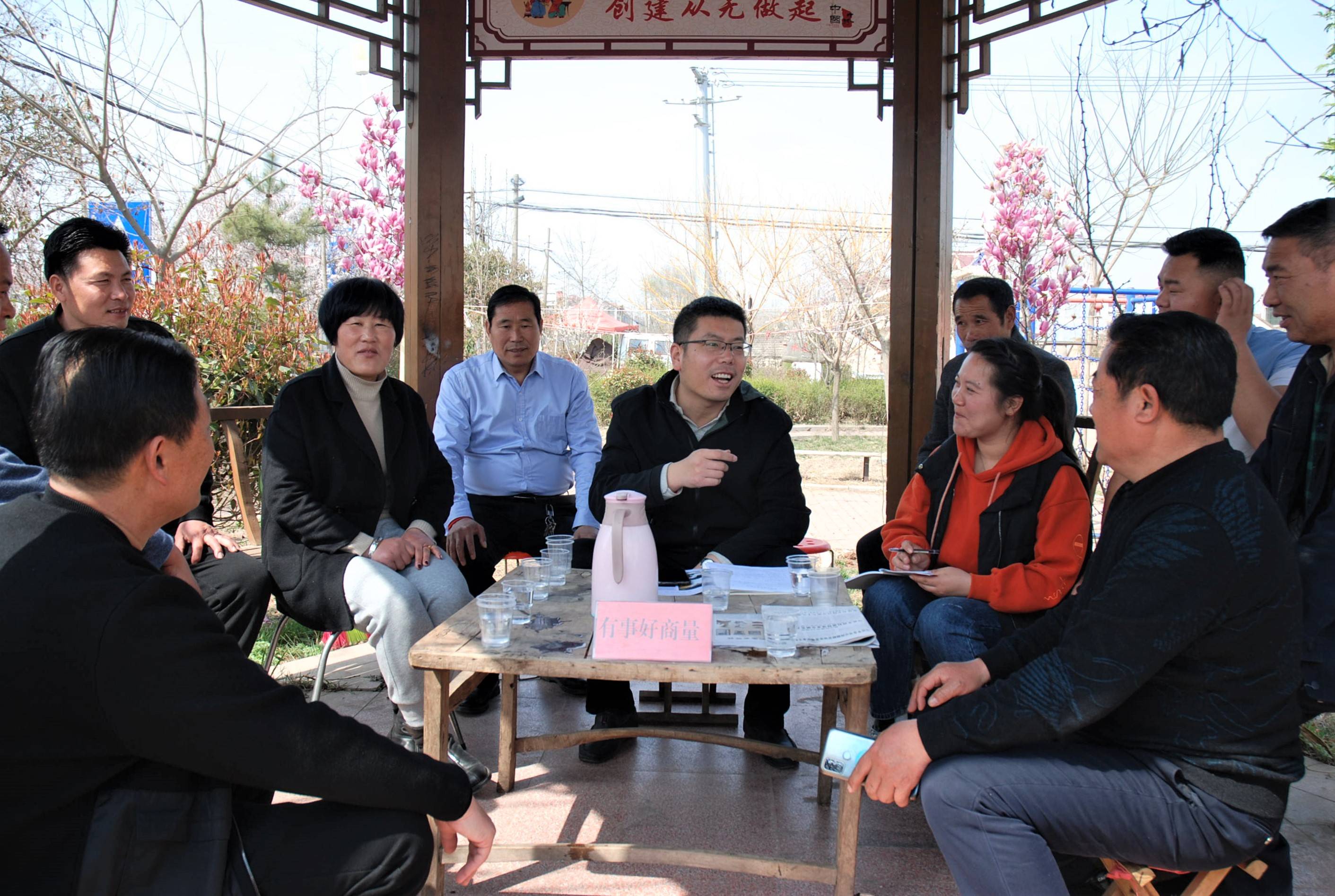 "时下在东海县山左口乡南古寨村,凡是涉及到村里的公益事业,人居环境