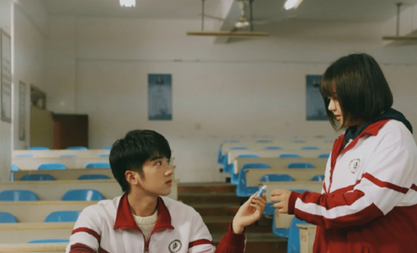 《我的初恋是暗恋》告诉我们:一个女人爱你,这4点很明显,一眼就知道