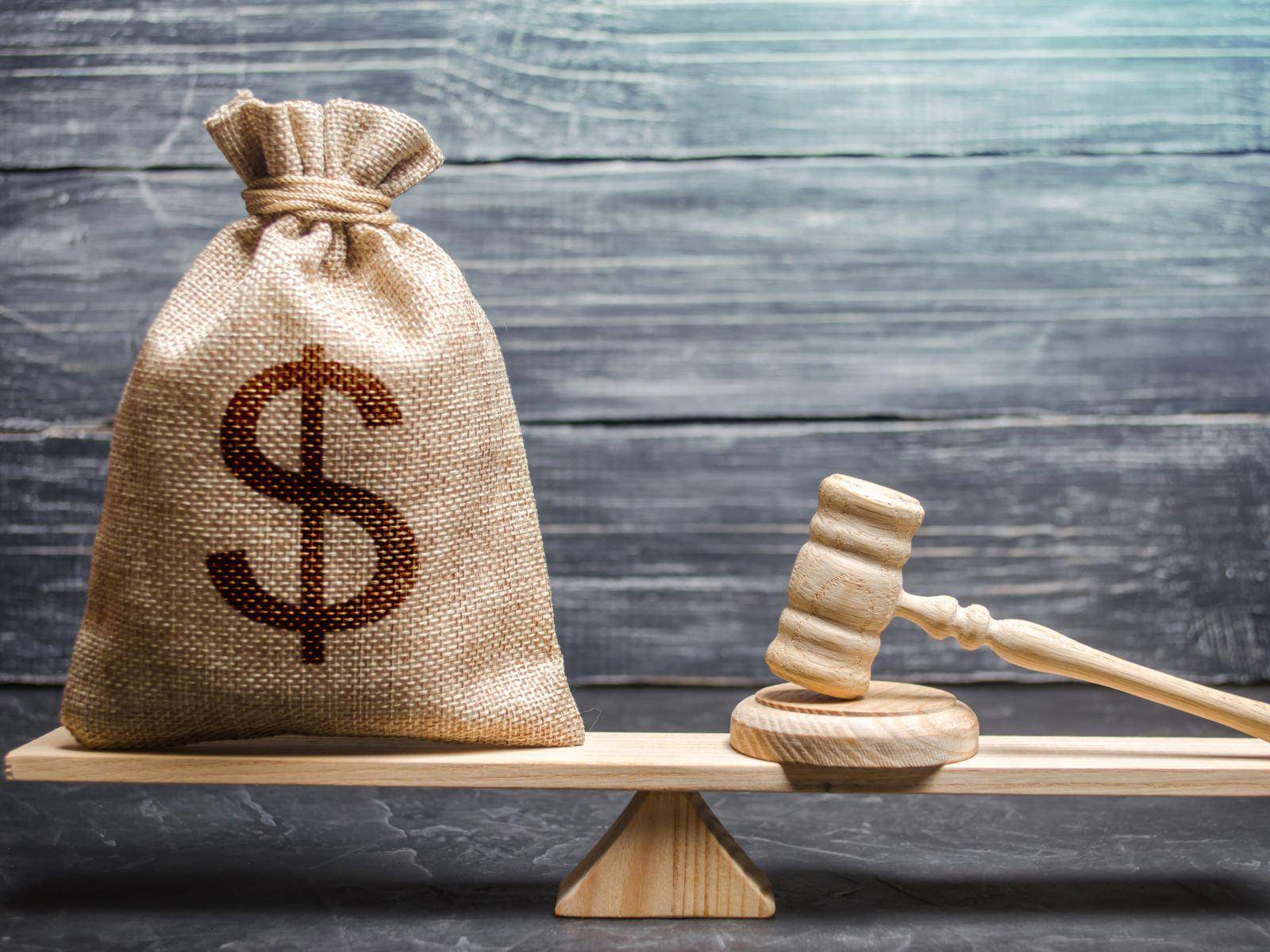 业绩亏损的复星联合健康：一日两次被监管部门通