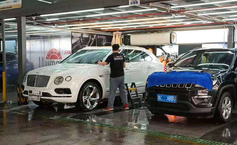 宾利添越维修,宾利添越保养,宾利添越问题故障,宾利添越更换机油机油