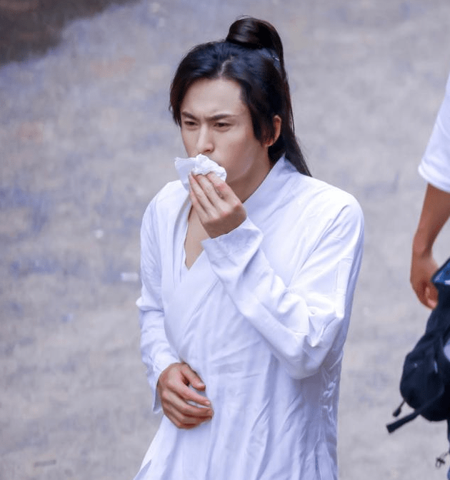 《烈火英雄》是张哲瀚演艺生涯的转折点,第一次拍电影,出现在大荧幕