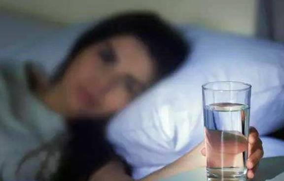 睡眠不好喝什么酒 0e22549da82244078ab54643097e56e5.jpeg