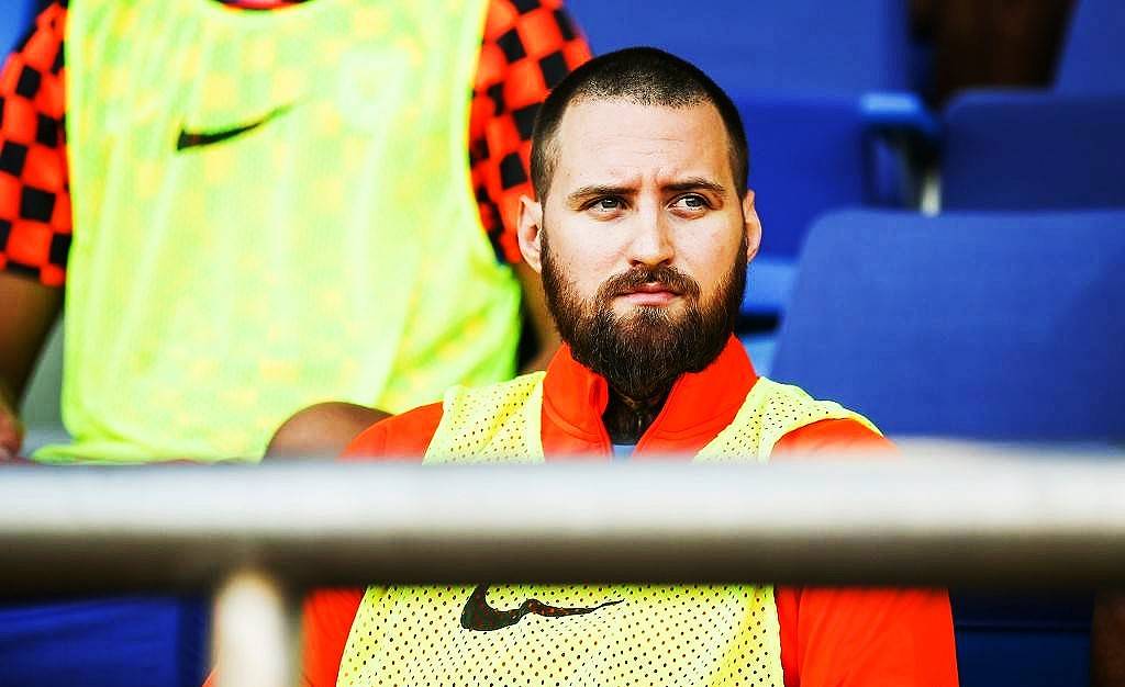 原创上港外援中卫受伤急需引援补充鲁能球迷推荐卡达尔靠谱吗