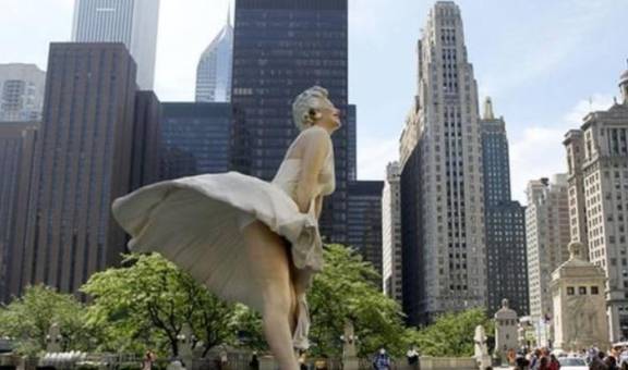 全球最可惜的雕像：耗费500万建造，因游客的尴尬行为仅1年就被拆