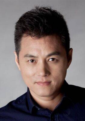 原创曾与徐峥演对手戏被熟知现万弘杰转型做导演生活悠闲做女儿奴