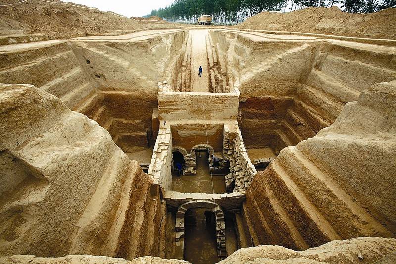 梦见房子里有坟墓的预兆，解读梦境中的深层含义与心理暗示