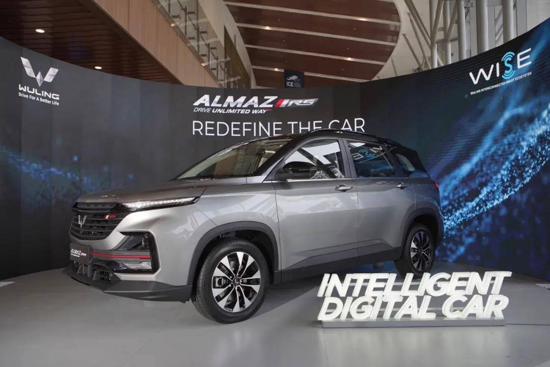 起价超16万配备印尼语音控制银标五菱almazrs上市