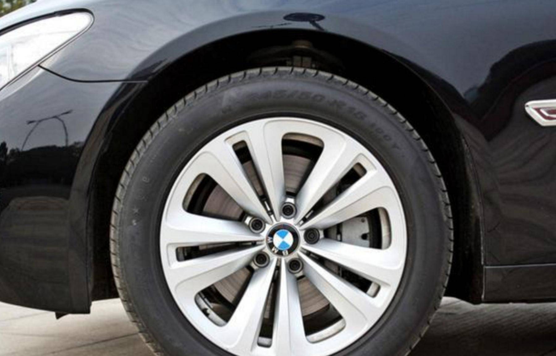 为啥都说宝马轮胎偷不走车主看到车胎后这密码锁谁能拆