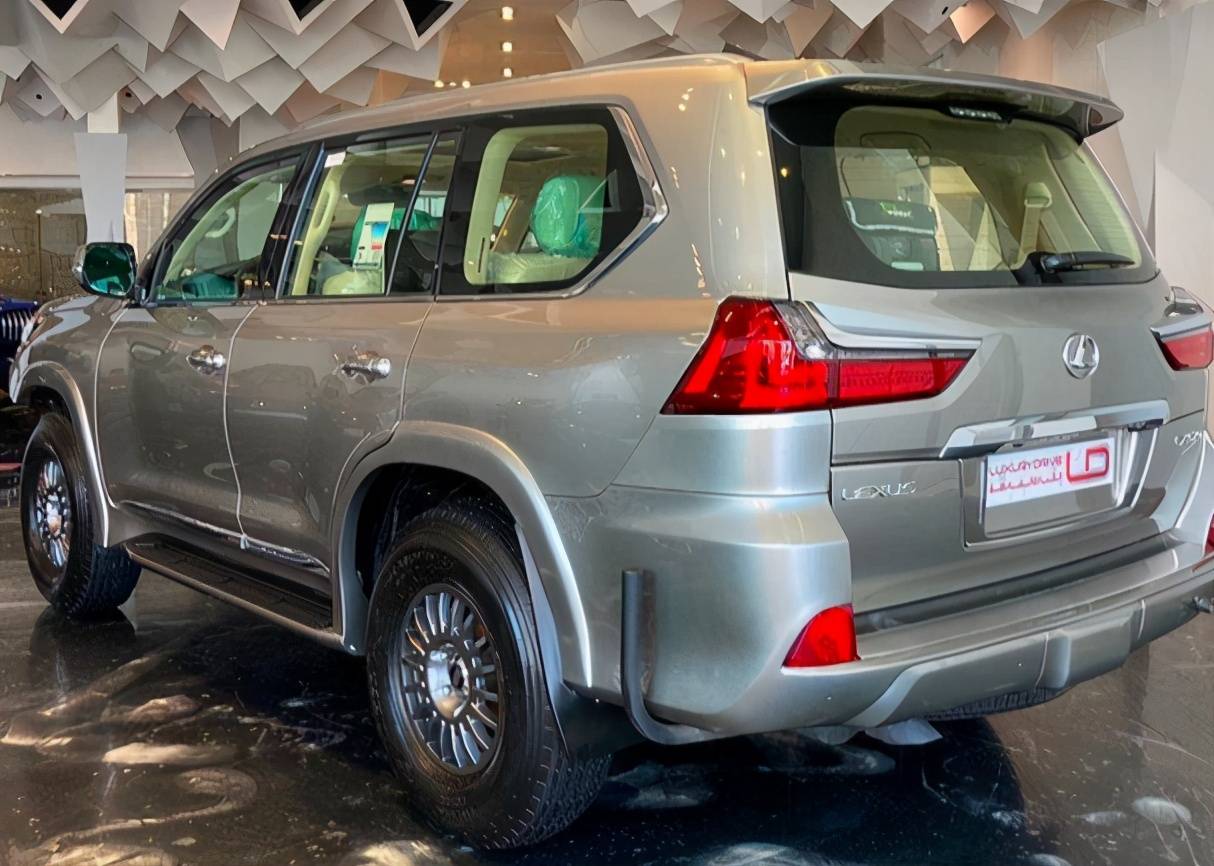 越野版雷克萨斯lx强悍避震8缸引擎粗犷外观比陆巡霸气