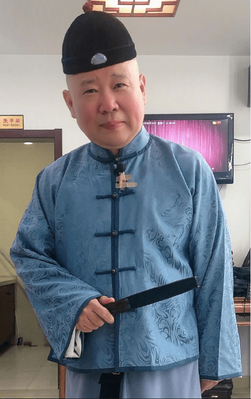 唱京剧也欢乐!贾怀胤舞台上占郭德纲便宜,陶阳和郭德纲"互殴"