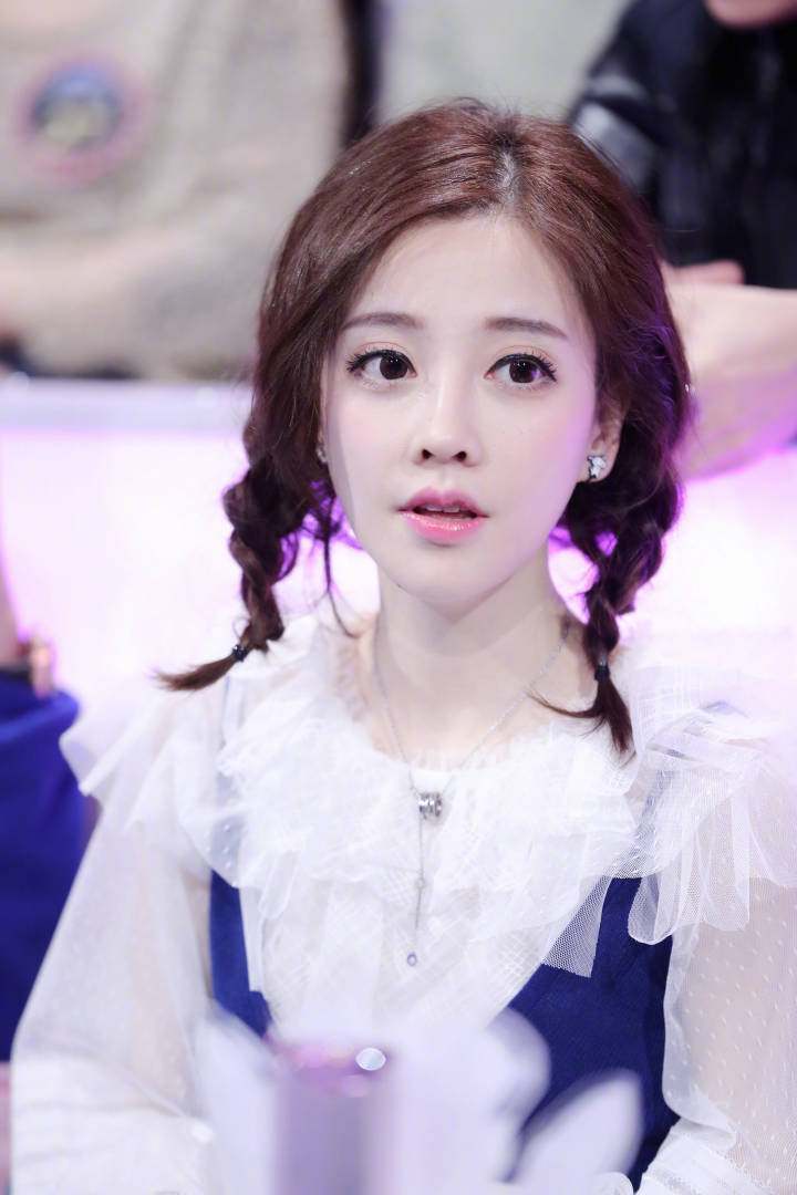 娱乐圈十大圆脸可爱女神有的已经三十多岁了还演初中生