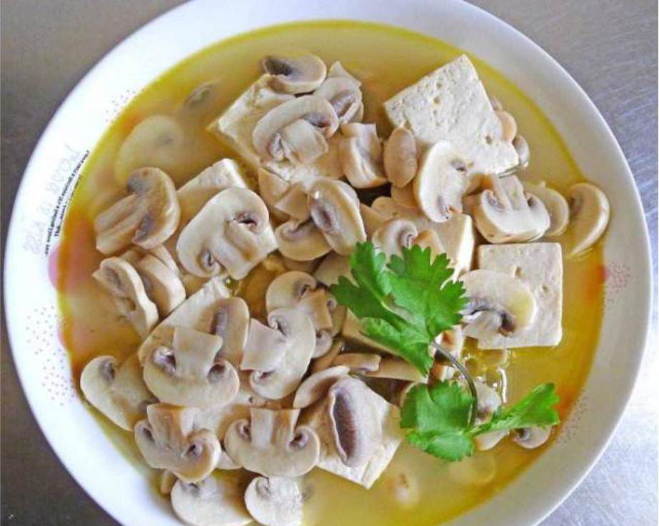 你们学会这款口蘑豆腐汤的烹饪方法?