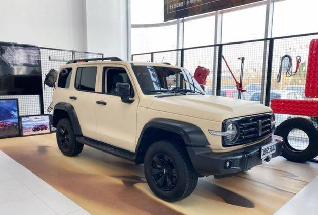 20t坦克300到店沙漠灰涂装带绞盘后排魔术座椅