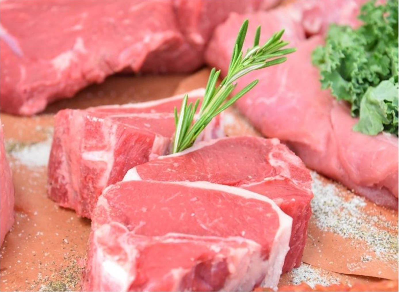 入厨贴士|新鲜肉买回来要不要洗?内行网友揭最卫生处理方法_血水