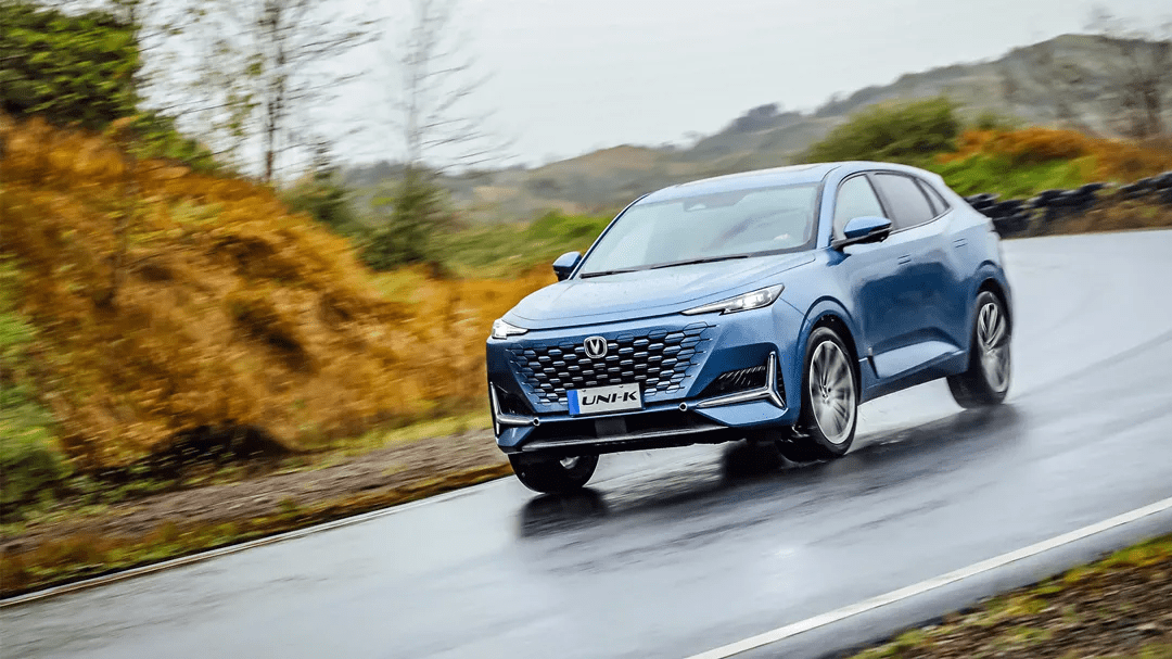 长安unik荣耀上市搭载东安汽发制造蓝鲸动力