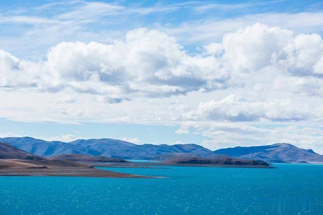 西藏阿里有一鬼湖，听名字吓死人，看风景迷死人