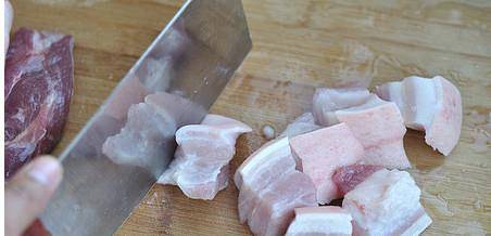 如何切肉块 685dc7b6c4134779837253fde2df63e8.jpeg