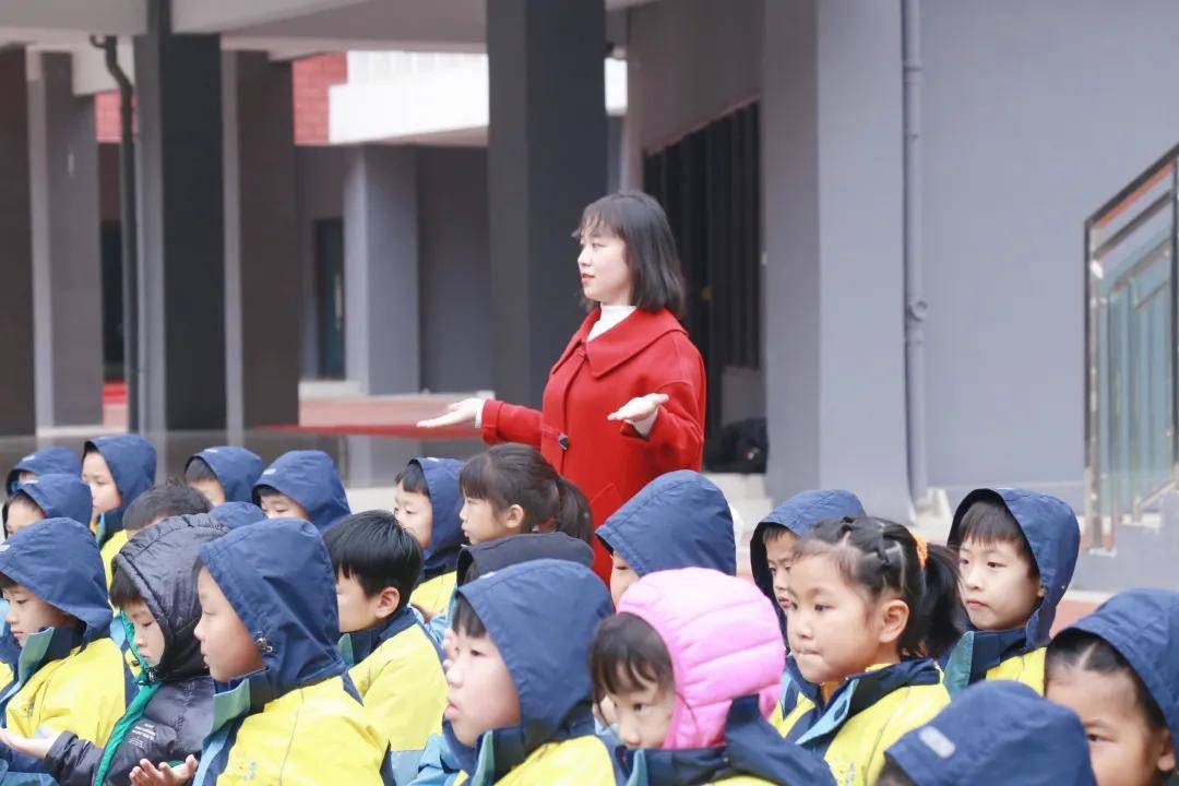 郑东新区永昌小学陶声依旧笛韵悠扬