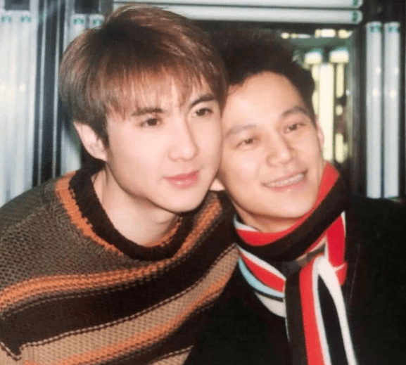 宋小宝是"校草"?黑肤色挡不住他的颜值,看到他的旧照我信了