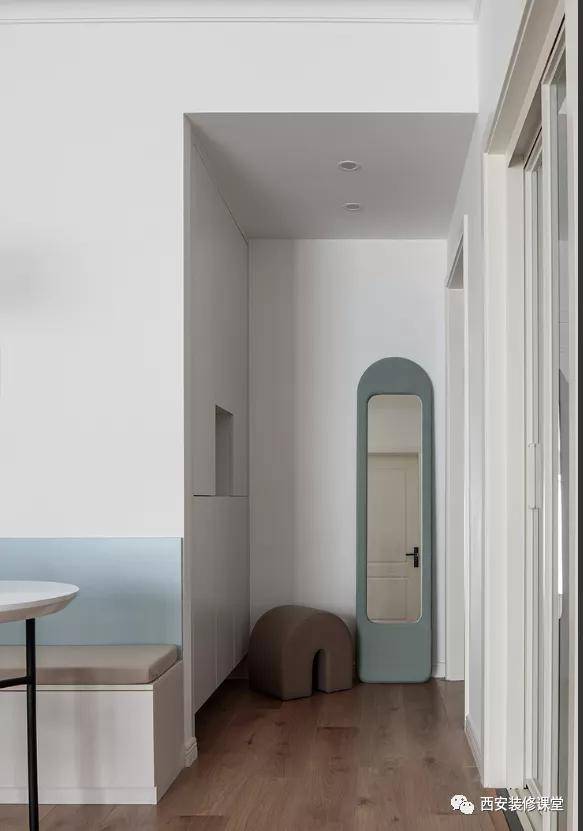 进门鞋柜设计连接沙发 70196d9fb1534657a86fe2cc8356f22d.jpeg