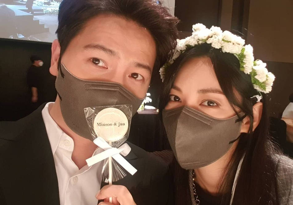 金素妍结束电视剧拍摄与老公李尚禹外出度假