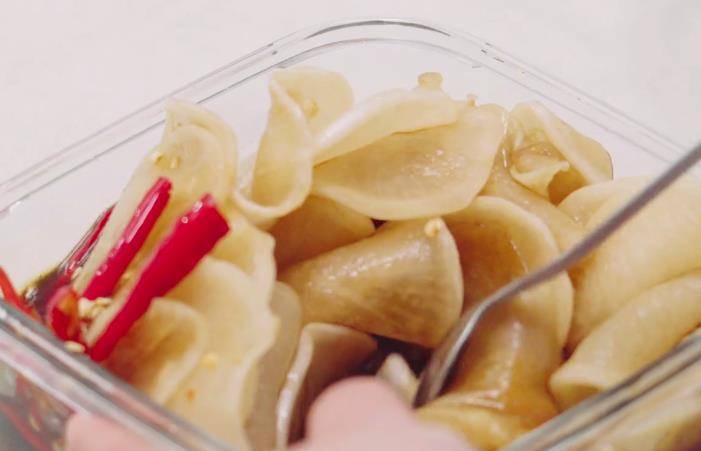 子姜怎样腌好吃又营养 53129d67dec040aeb8c6ee85f93b1a6b.jpeg