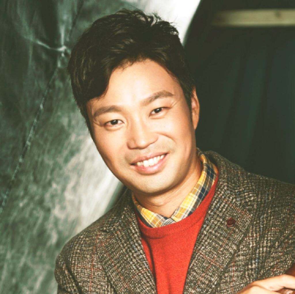 原创他是黄渤的好兄弟因疯狂的石头成名想不到他原为相声演员