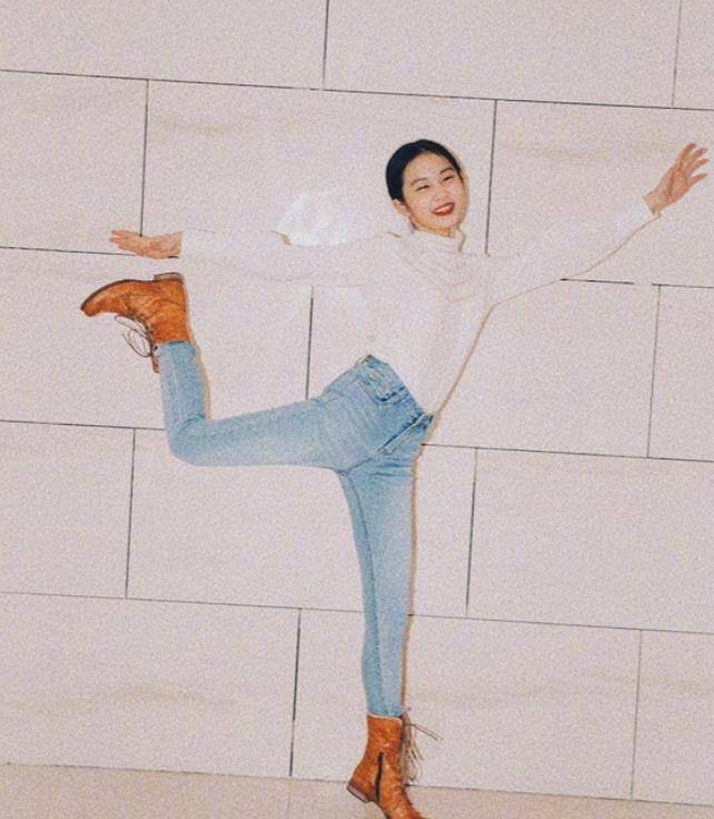 黄多多跟妈妈孙莉穿同款,照片放一起的那一刻,确定不是同个人?