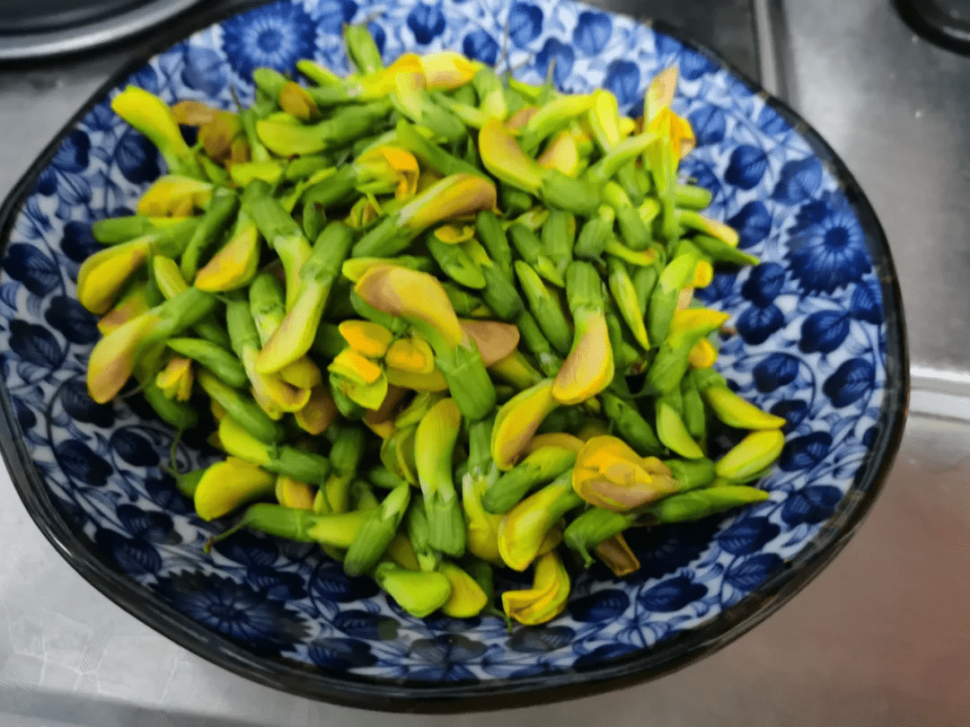魔法|女巫魔法厨房 | 获得春天力量的金雀花鸡蛋饼